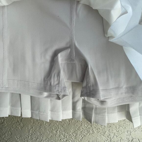 JoyLab White Skater Mini Skirt – Pleated Athletic Style - Picture 3 of 5